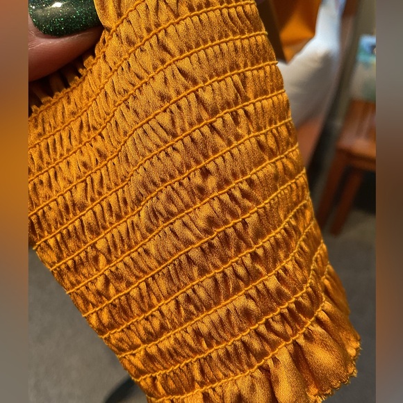 NWT Chico’s Button Down Gold Blouse - Picture 3 of 6